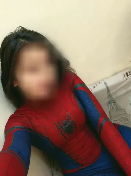 Amanda, 25