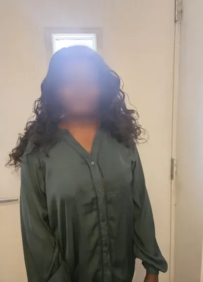Amira, 33