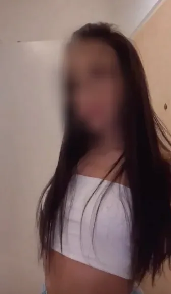 Laura, 28