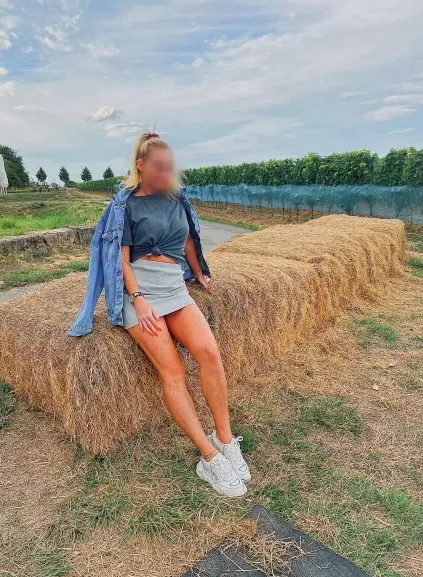 Nora, 38