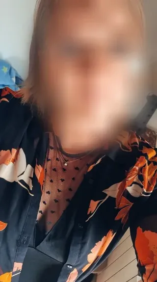 Rosa, 37